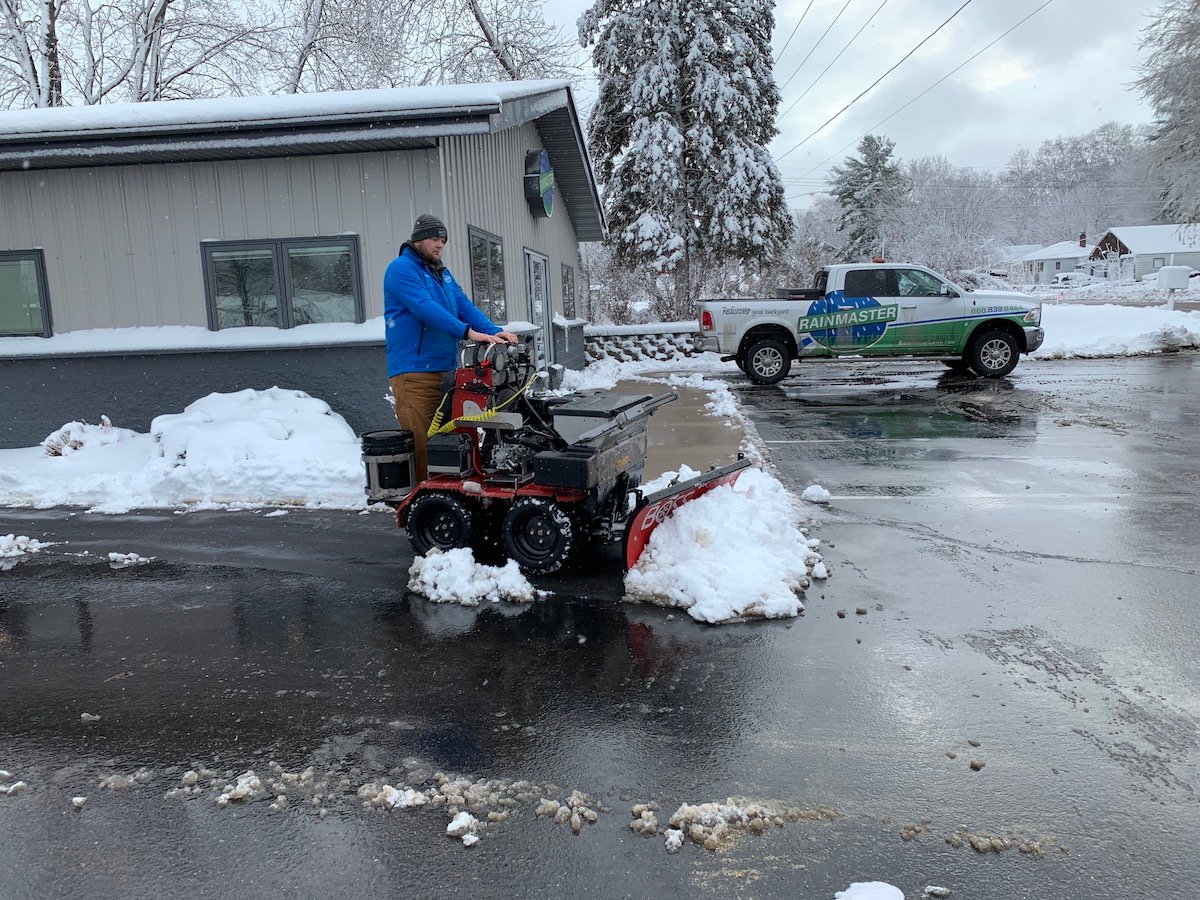 Reliable snow removal service in Minnesota
